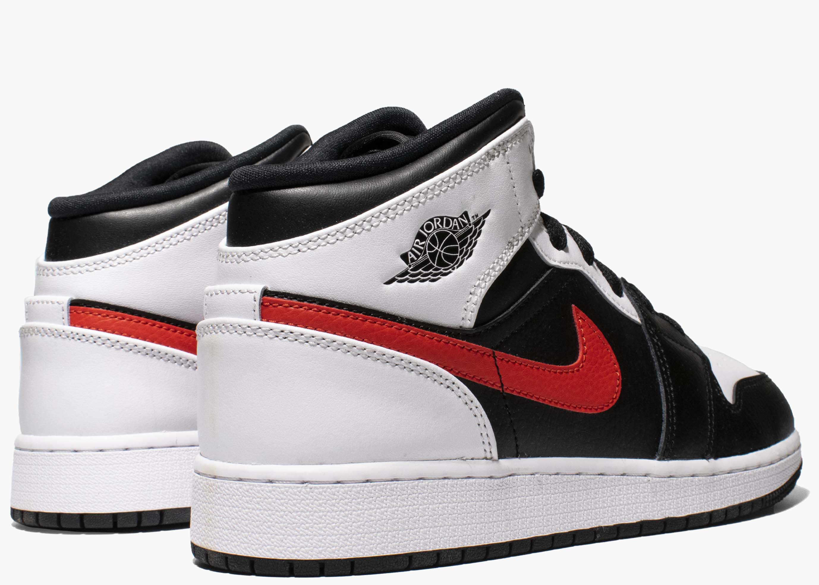 Jordan 1 Mid White Black Chile Red (GS) 554725-075 Hype Clothinga Limited Edition