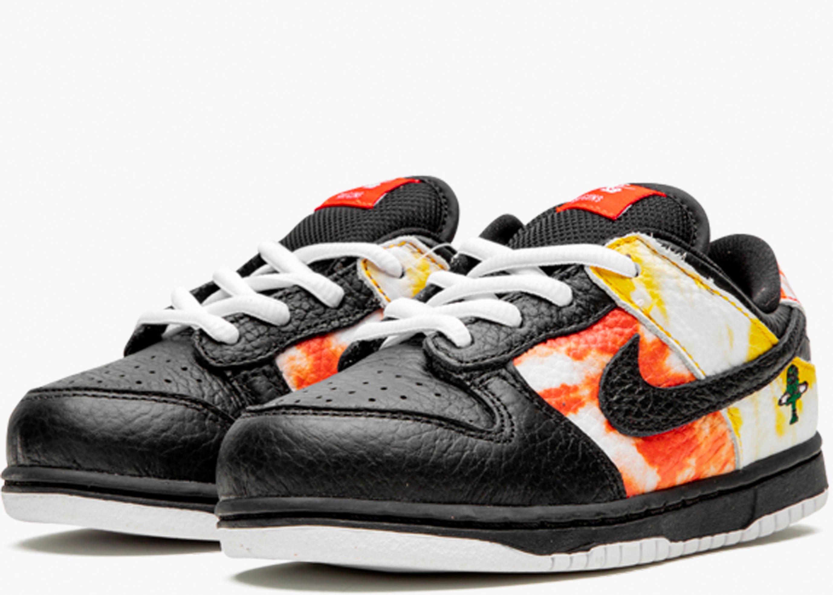 NIKE DUNK SB LOW ROSWELL RAYGUNS BQ6832-001 HYPE CLOTHINGA LIMITED EDITION