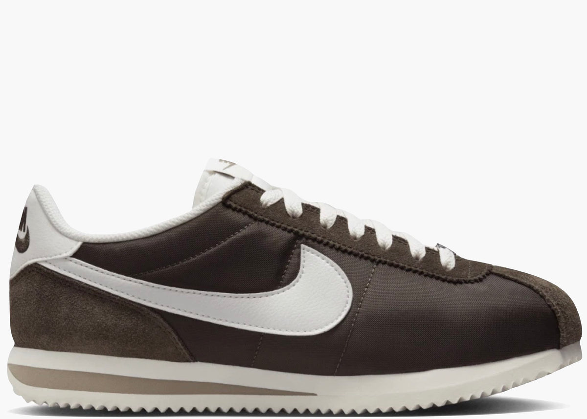 Nike Cortez Baroque Brown (W)
DZ2795-200 Hype Clothinga limited Edition