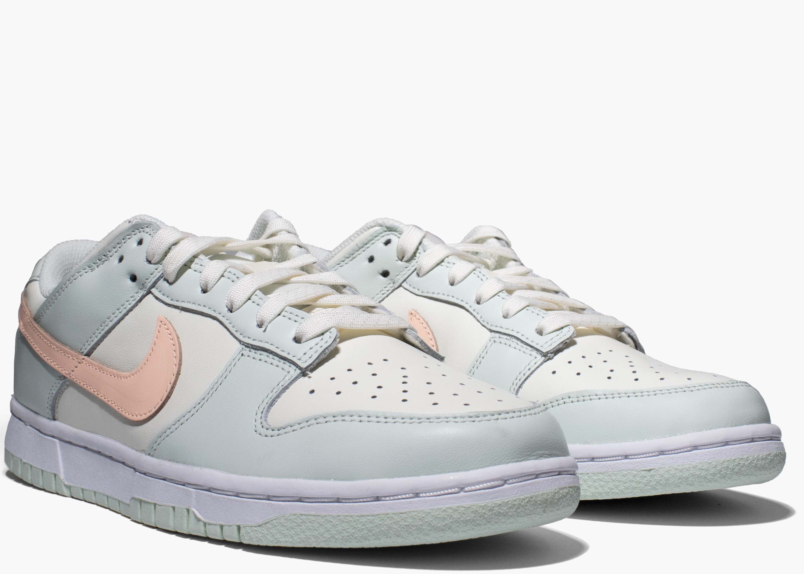 Nike Dunk Low Barely Green (W) DD1503-104 Hype Clothinga Limited Edition