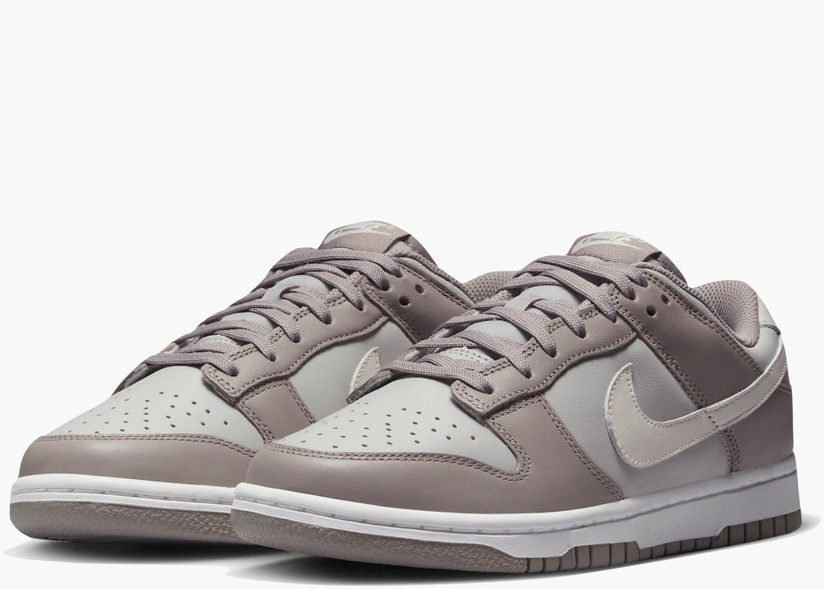 Nike Dunk Low Bone Beige (W)
FD0792-001 Hype Clothinga Limited Edition