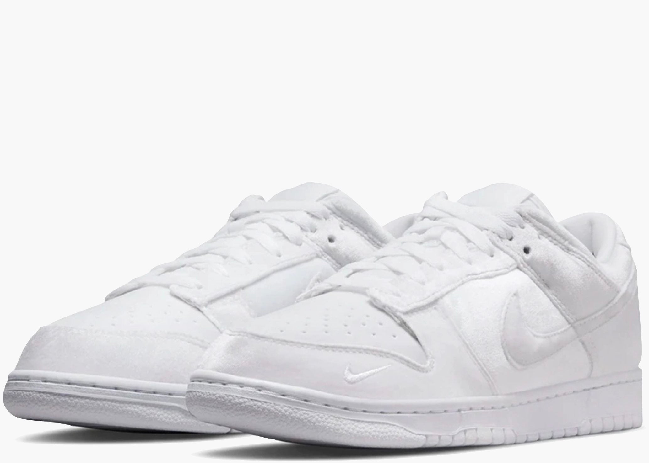 Nike Dunk Low Dover Street Market Triple White Velvet Hype Clothinga Limited Edition