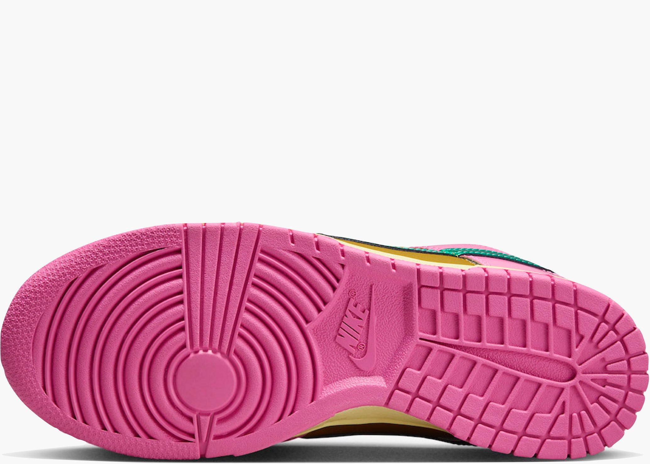 Nike Dunk Low QS
Parris Goebel (W)FN2721-600 Hype Clothinga Limited Edition