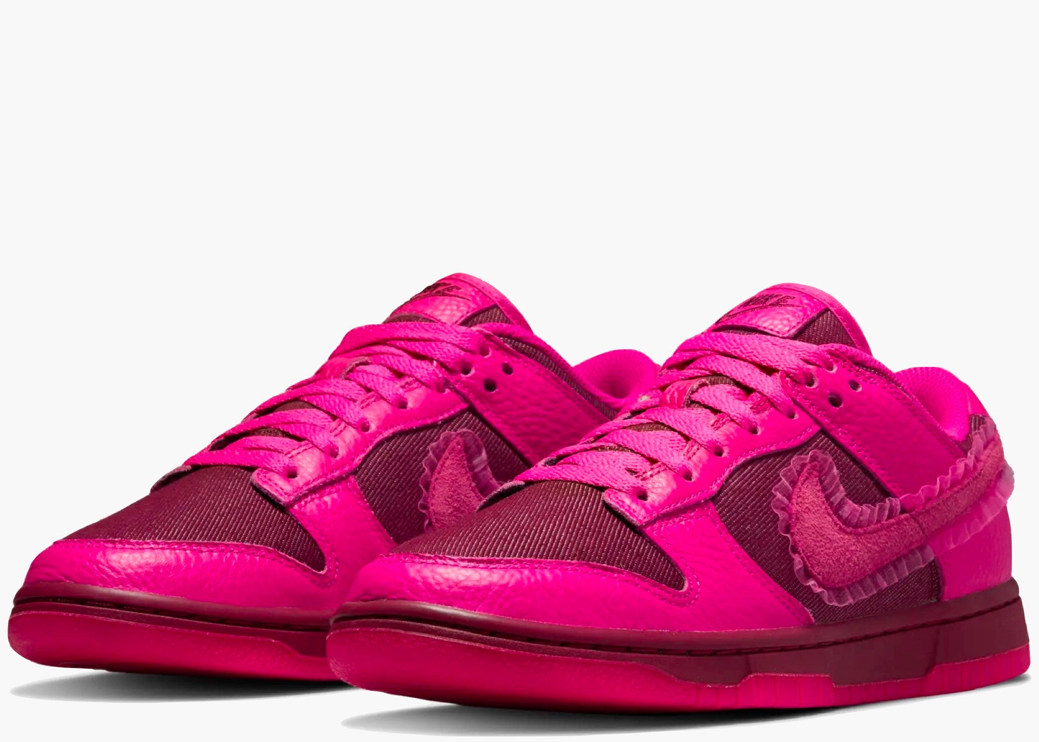 Nike Dunk Low Valentine's Day (2022) (W) Hype Clothinga Limited Edition