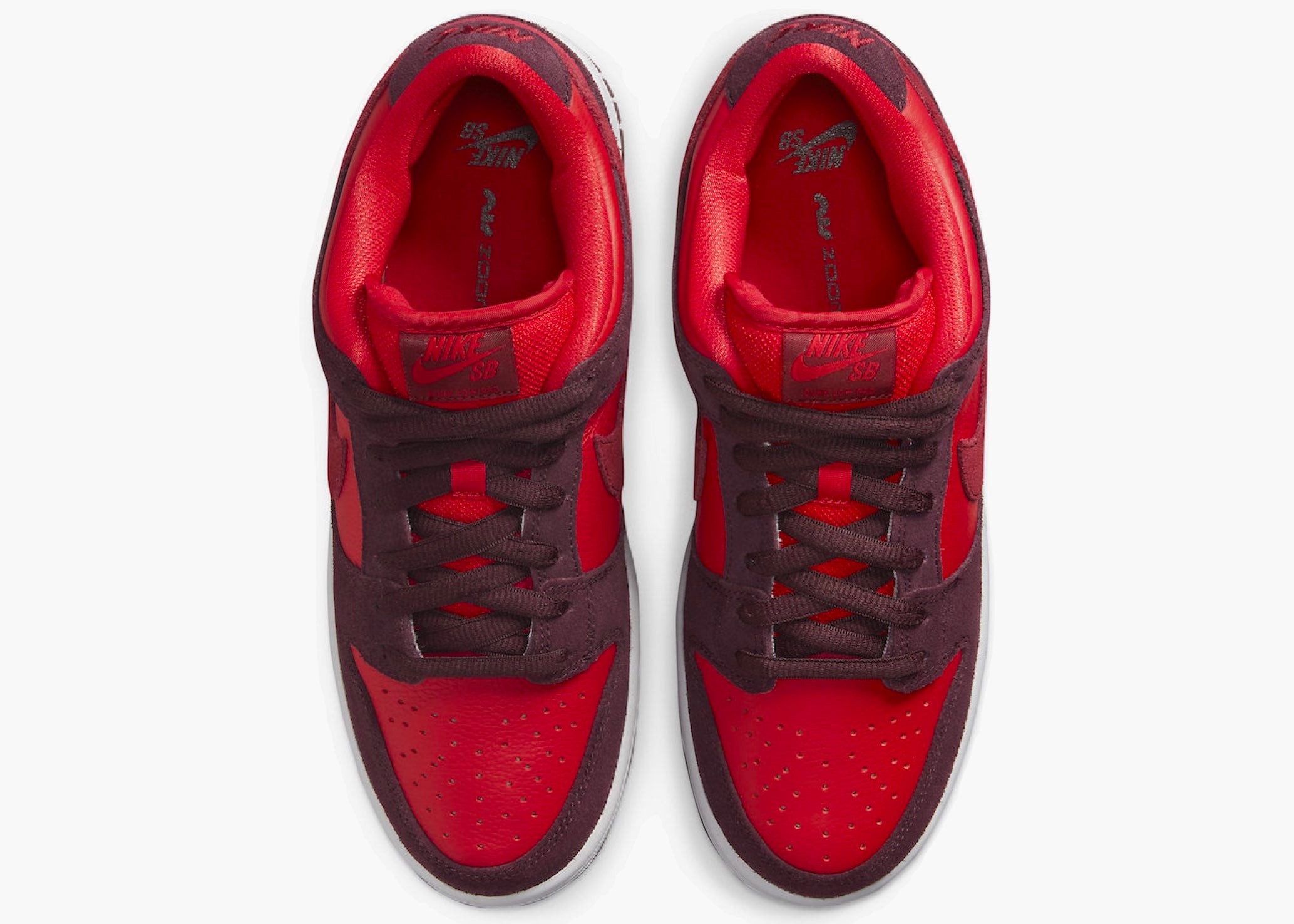 Nike SB Dunk Low
Cherry Hype Clothinga Limited Edition