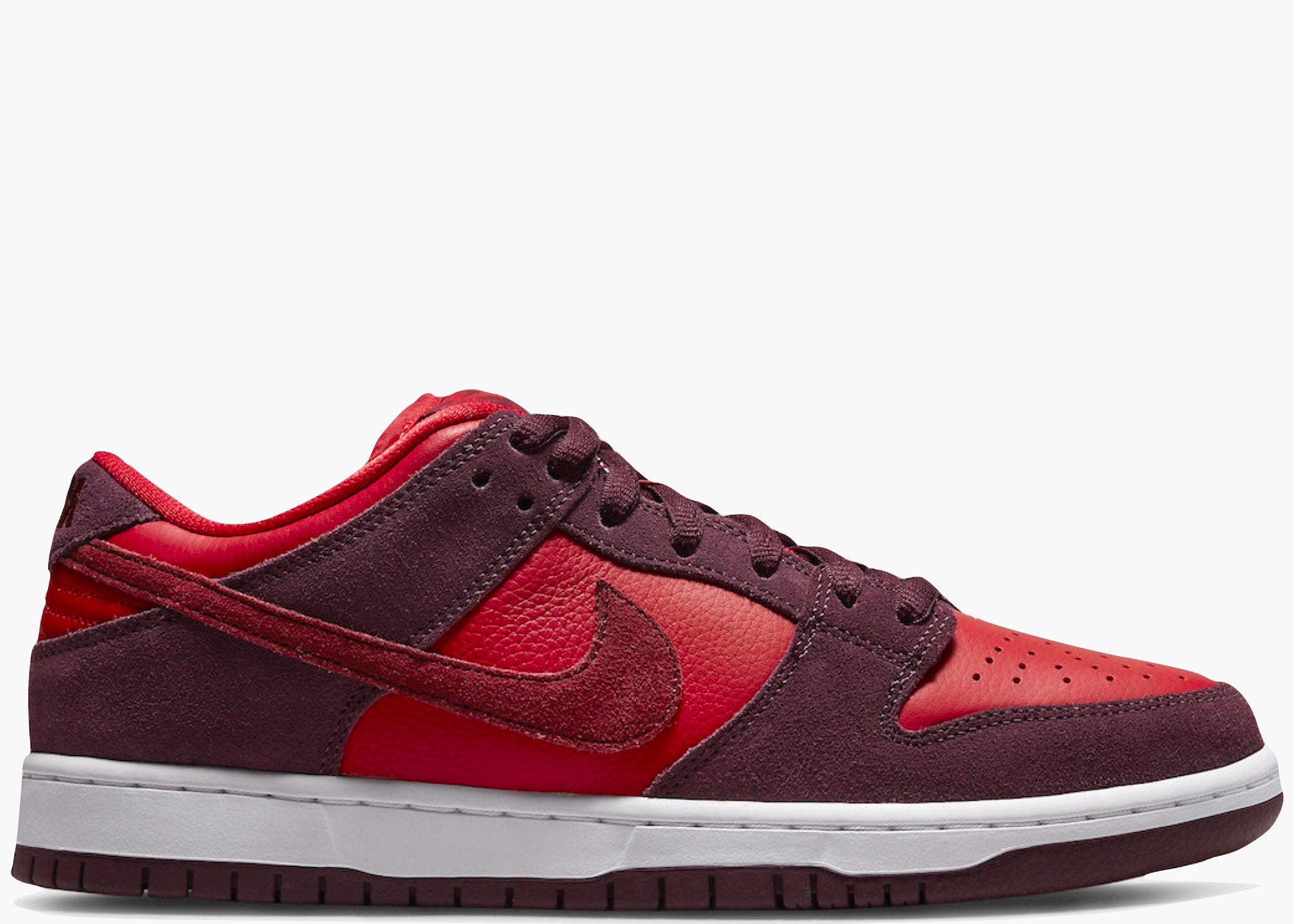 Nike SB Dunk Low
Cherry Hype Clothinga Limited Edition