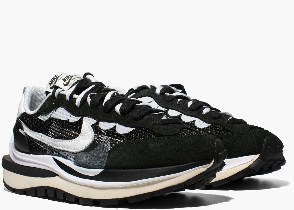 Nike VaporWaffle X Sacai Black White CV1363-001 Hype Clothinga Limited Edition..