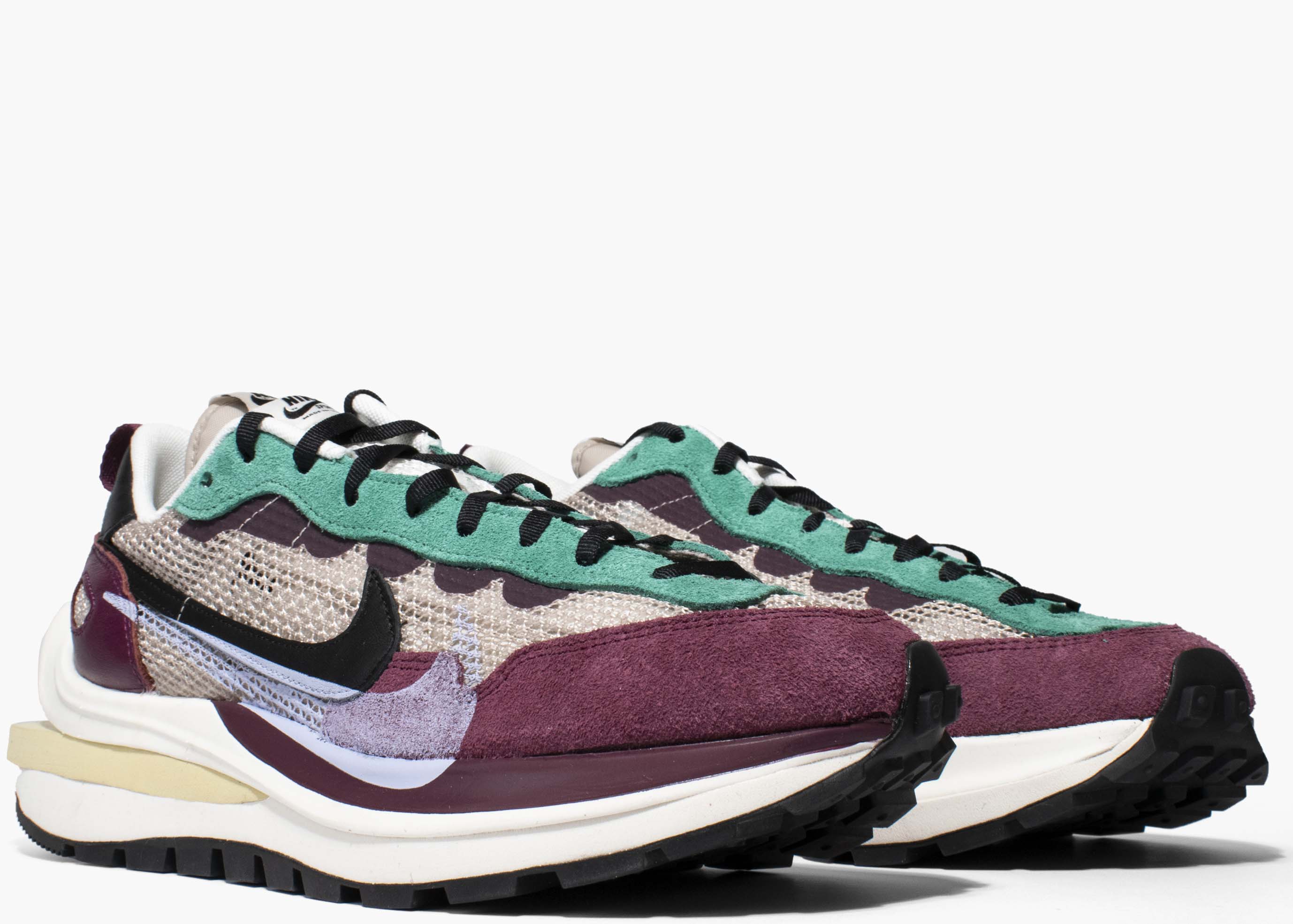 Nike Vaporwaffle sacai Villain Red Neptune Green DD3035-200 Hype Clothinga Limited Edition