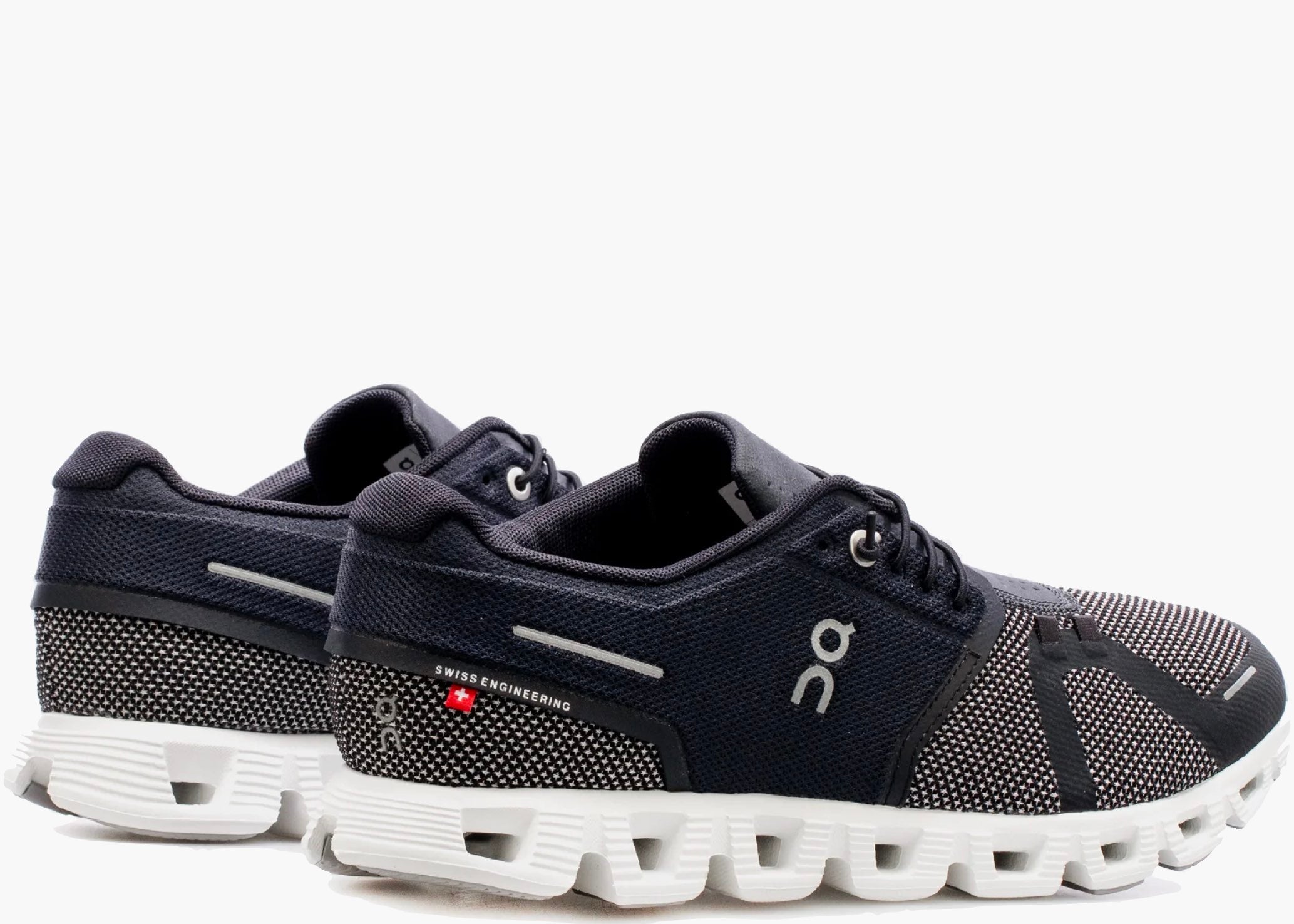 On Running Cloud 5 Combo Black Alloy 79.9885 Hype Clothinga Limited Edition
