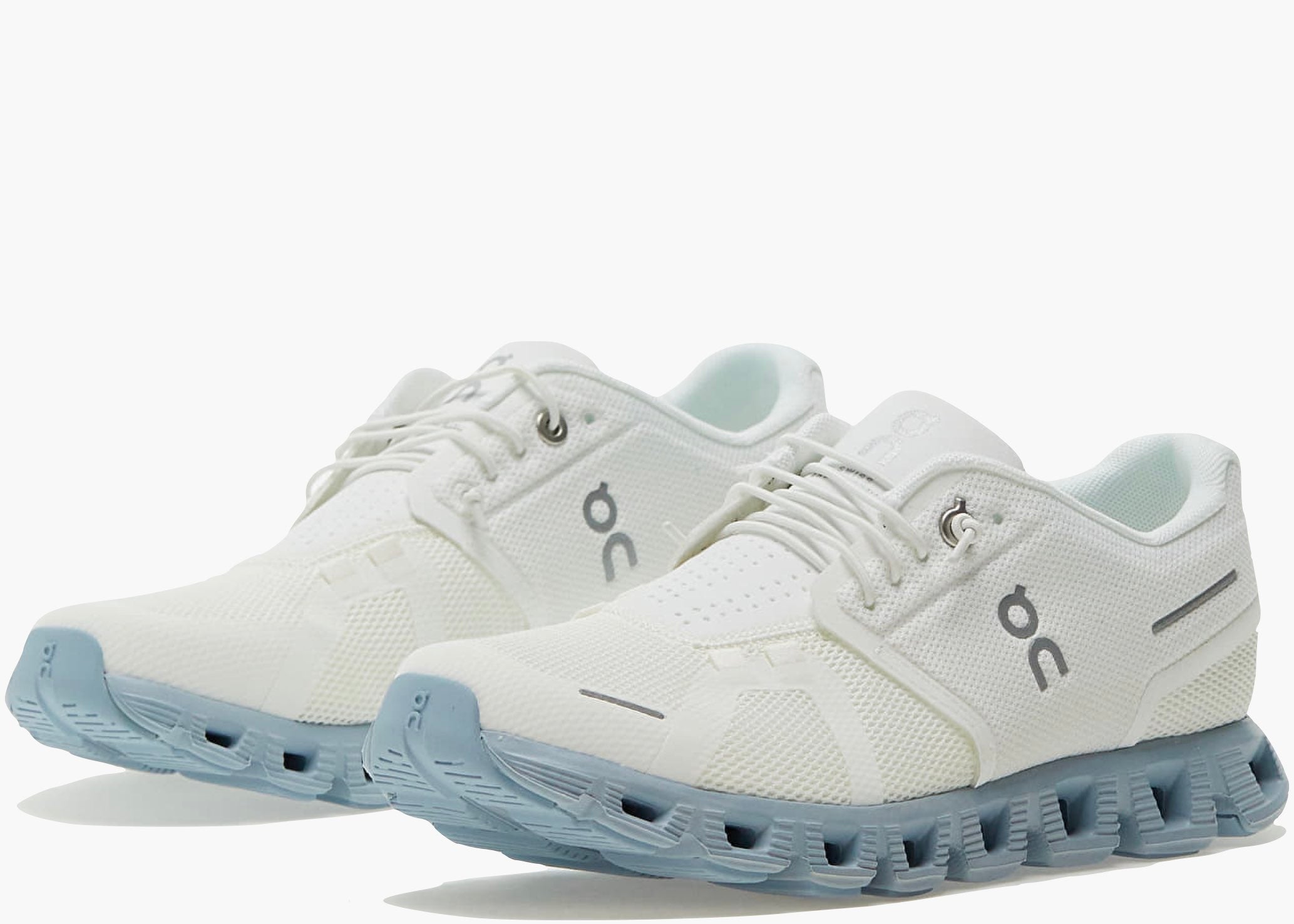 On Running Cloud 5 White Chambray (Women's) 59.98886 Hype Clothinga Limited Edition