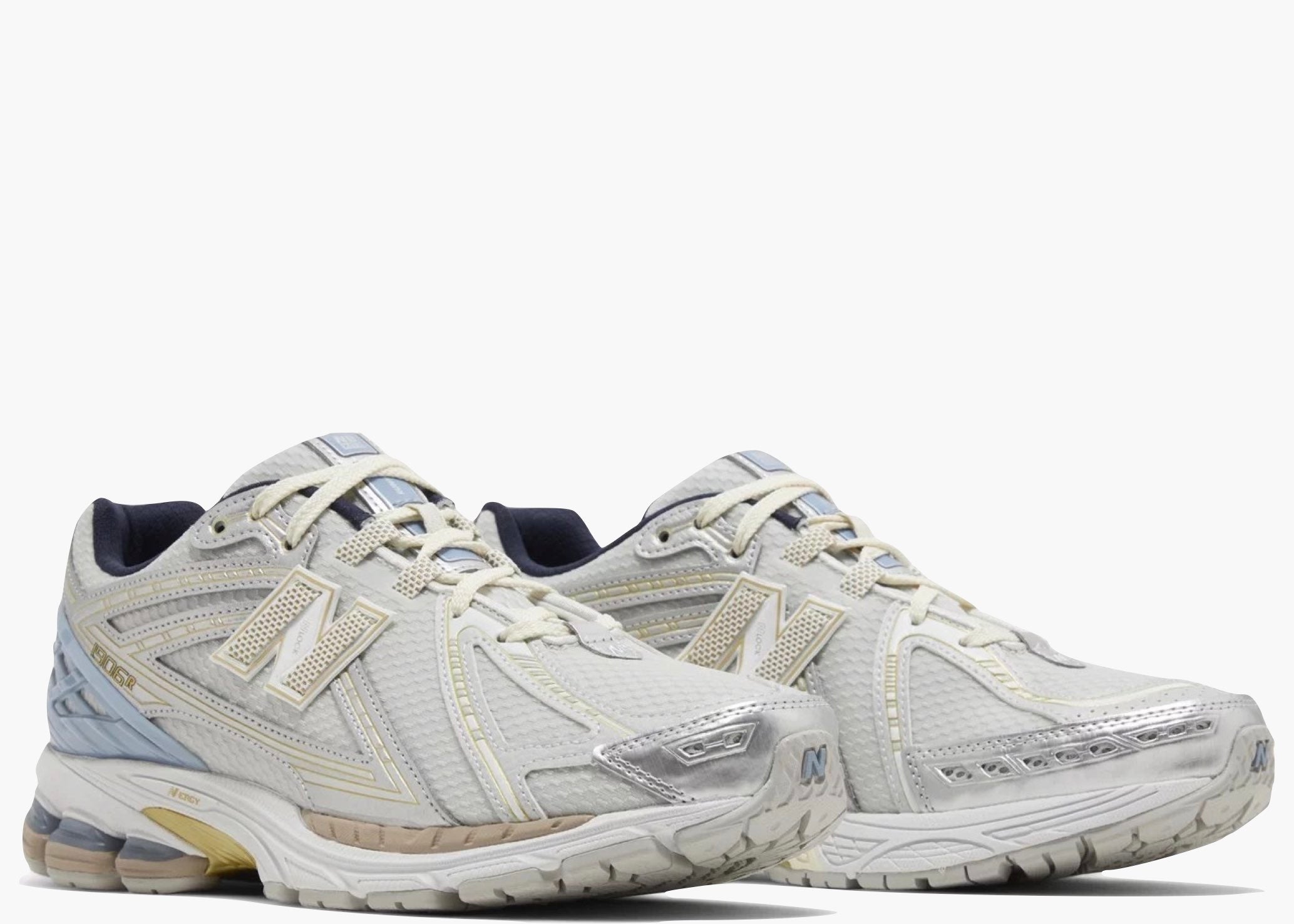 New Balance 1906R Kith White  M1906RKC Hype Clothinga Limited Edition
