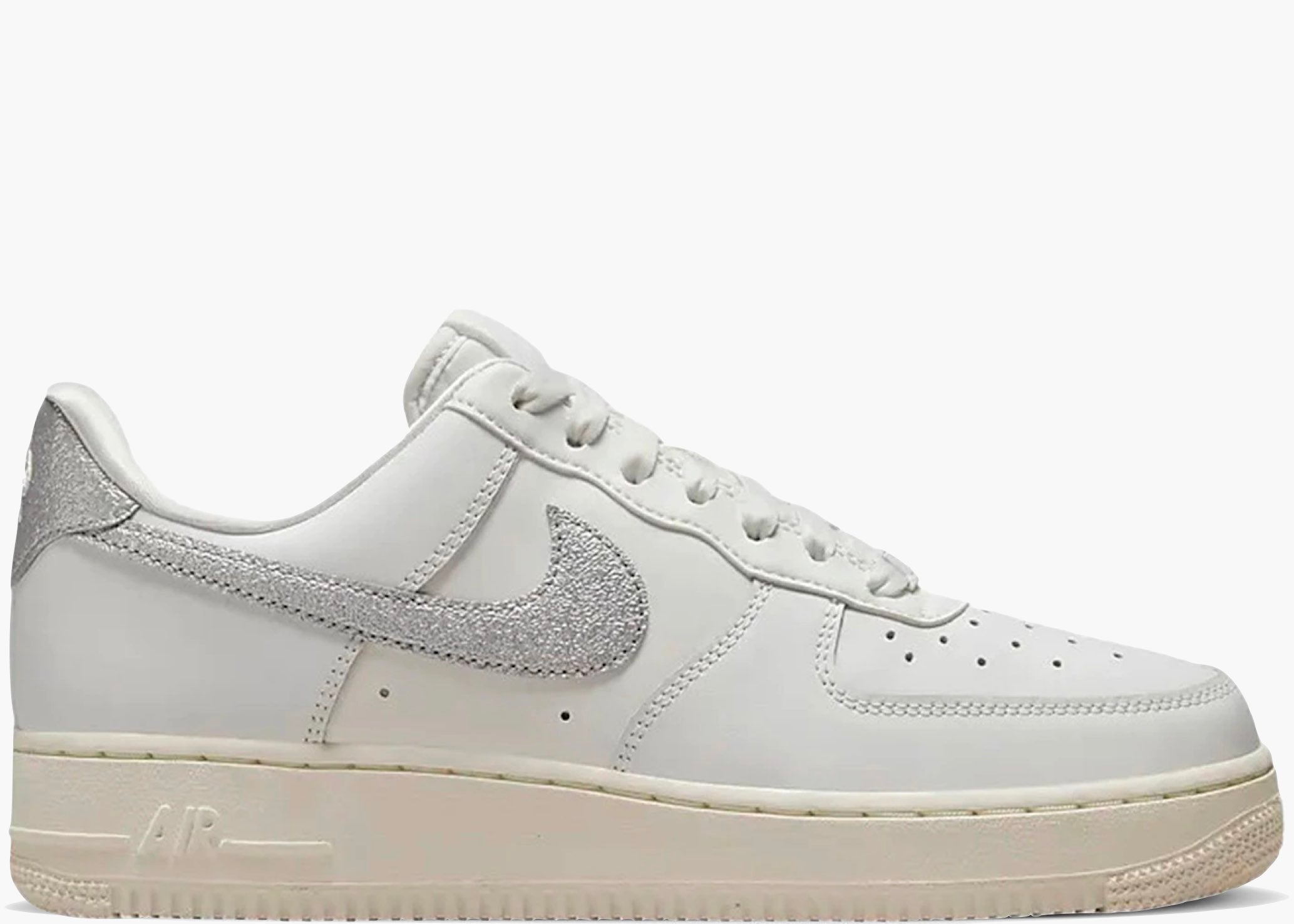 Nike Air Force 1 '07 Summit White Sail White Metallic Silver DQ7569-100 Hype Clothinga Limited Edition