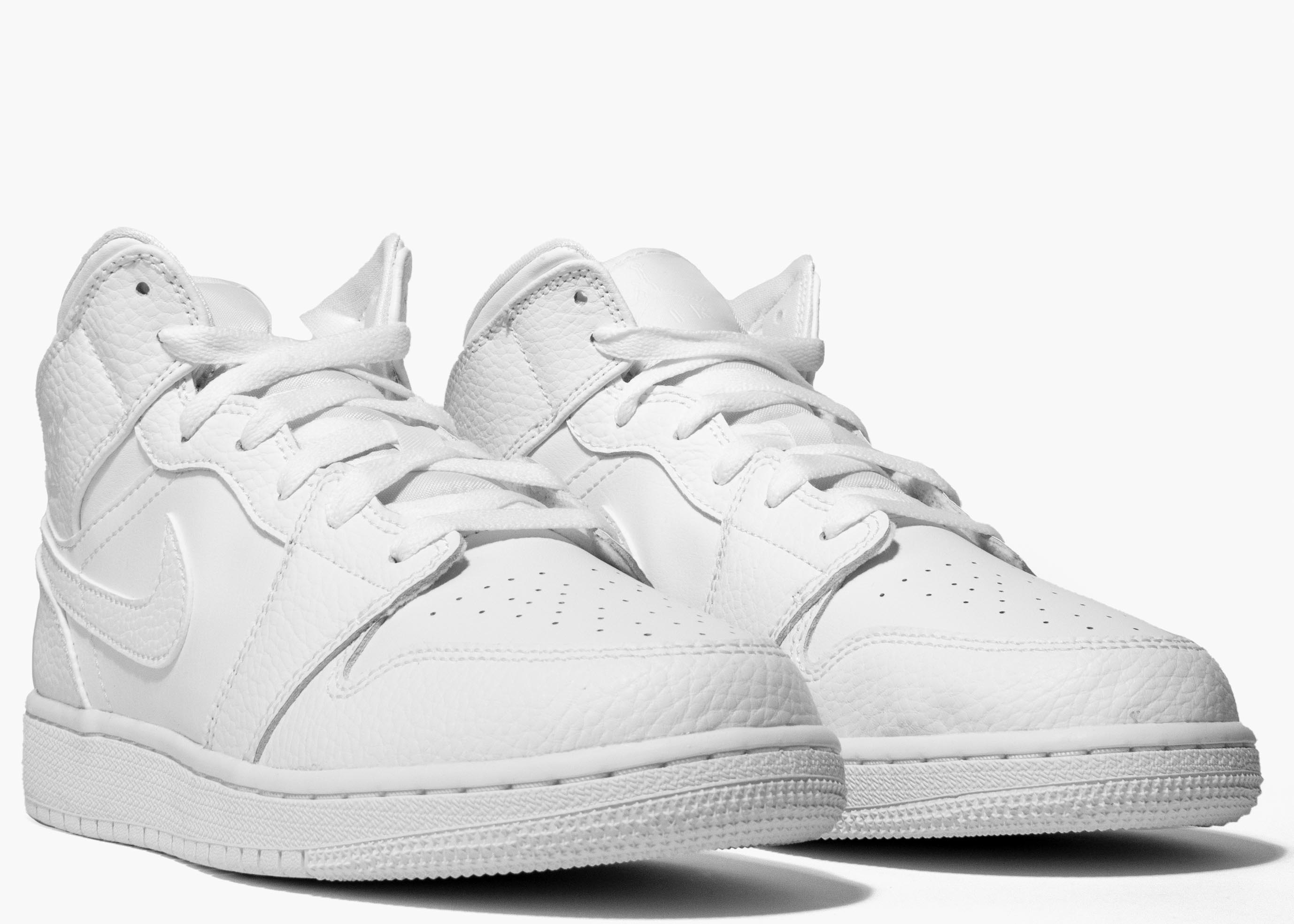 Nike Air Jordan 1 Mid Triple White (GS)554725-130 Hype Clothinga Limited Edition