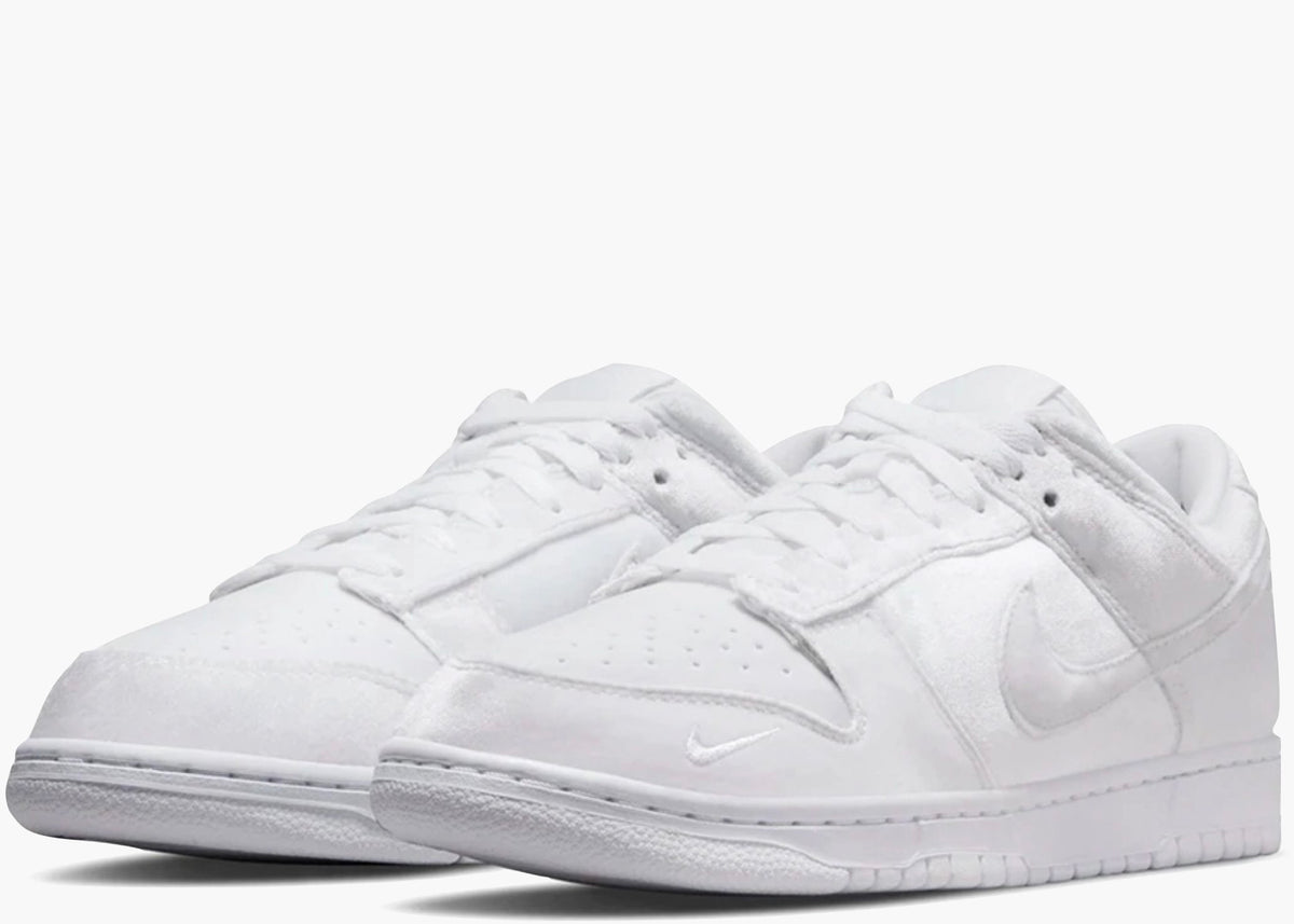 Nike Dunk Low Dover Street Market Triple White Velvet Hype Clothinga Limited Edition