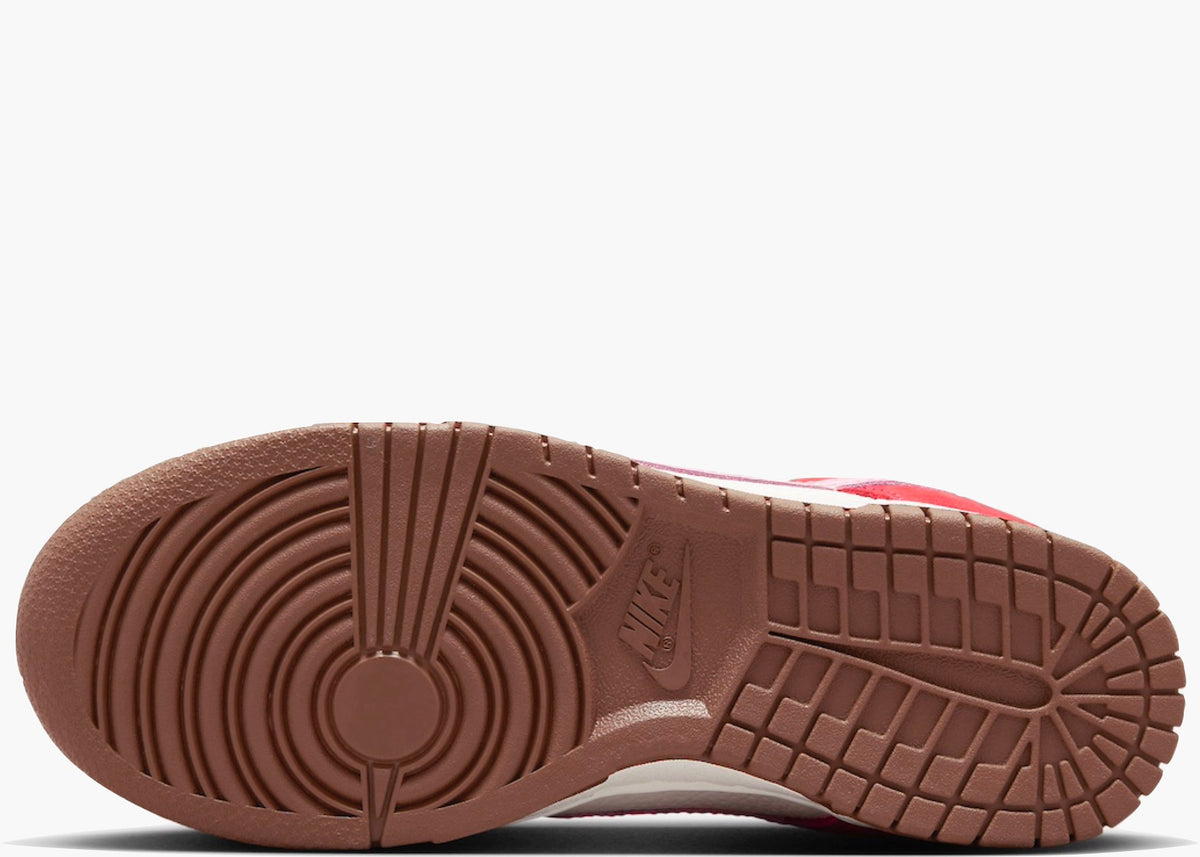 Nike Dunk Low PRM Bacon (W) FB7910-600 Hype Clothinga Limited Edition