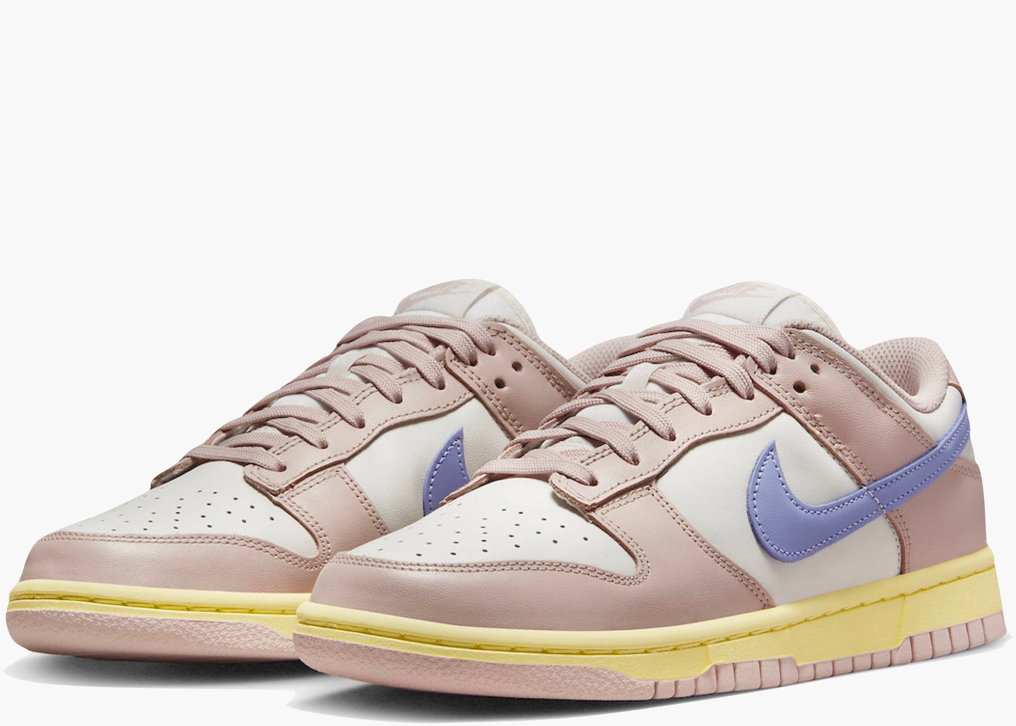 Nike Dunk Low Pink Oxford (W) Hype clothinga Limited Edition