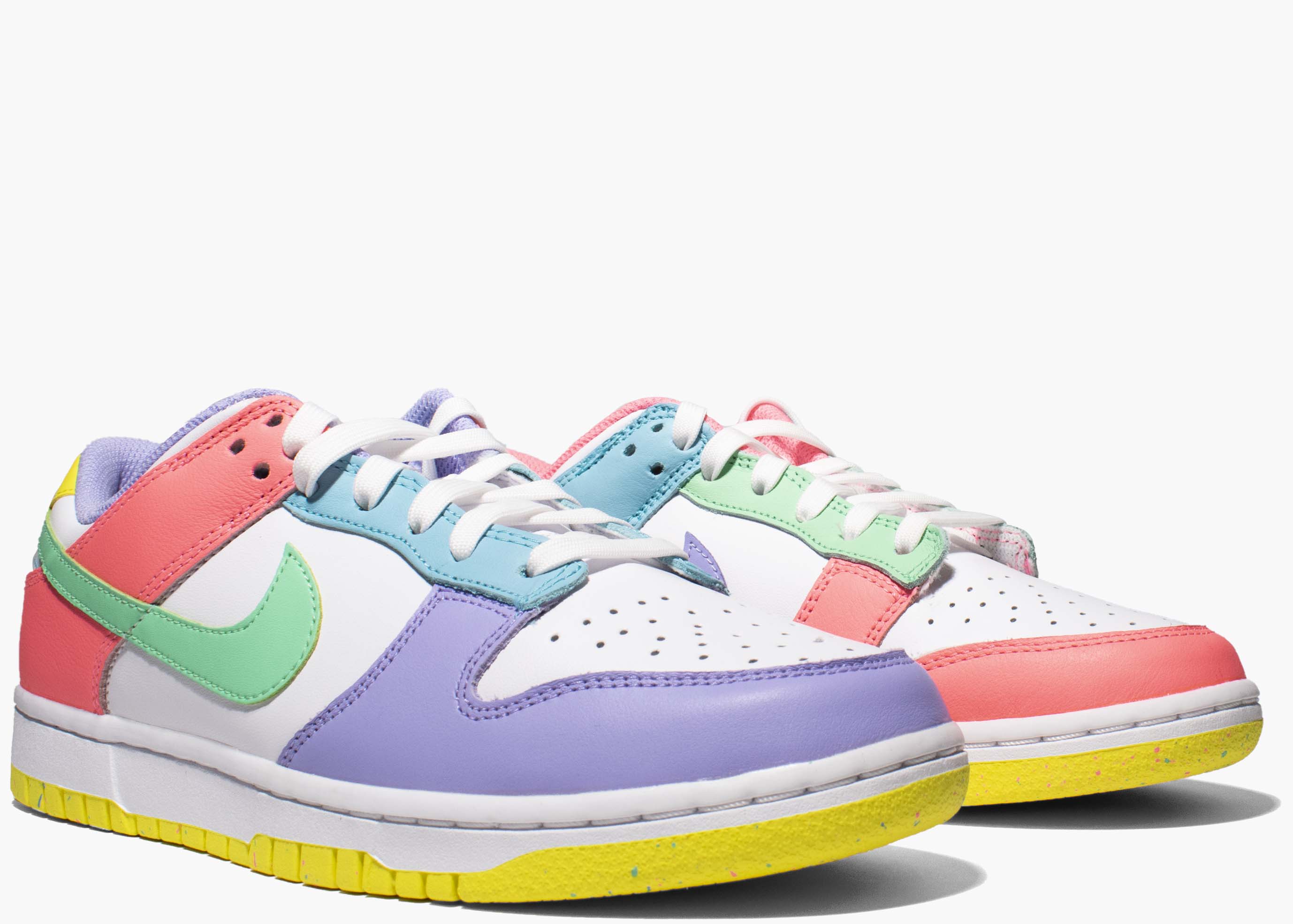 Nike Dunk Low SE Easter (W) DD1872-100 Hype Clothinga Limited Edition
