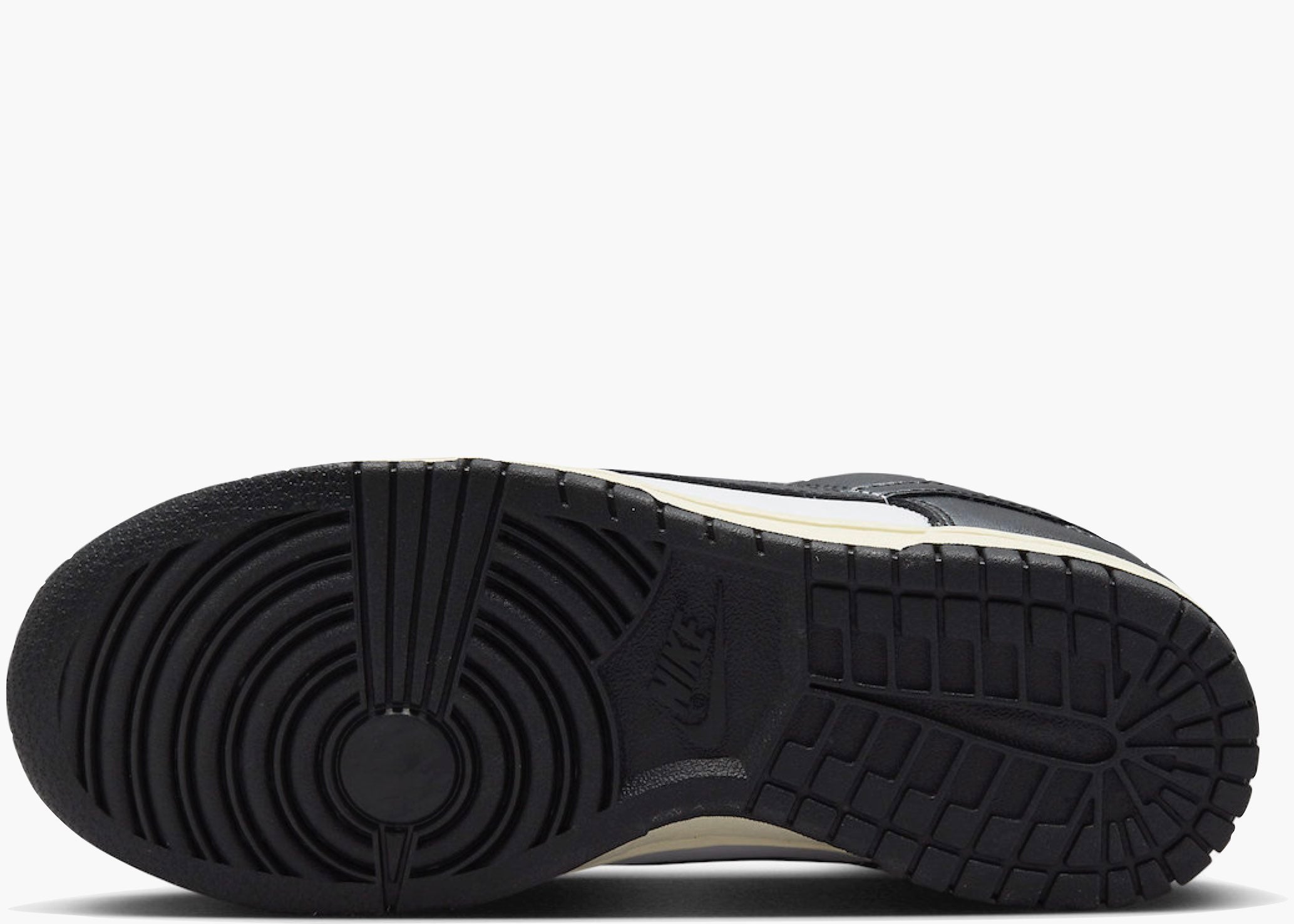 ‎Nike Dunk Low Vintage Panda (W) FQ8899-100 Hype Clothinga Limited Edition