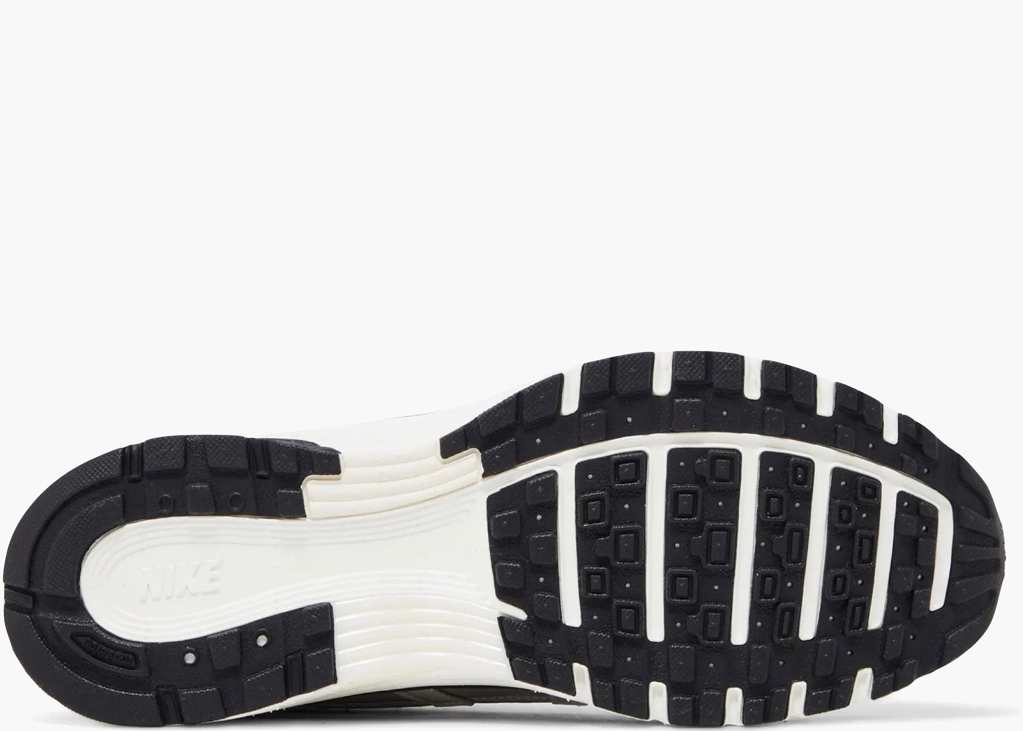 Nike P-6000 Metallic Silver CN0149-001 Hype Clothinga Limited Edition