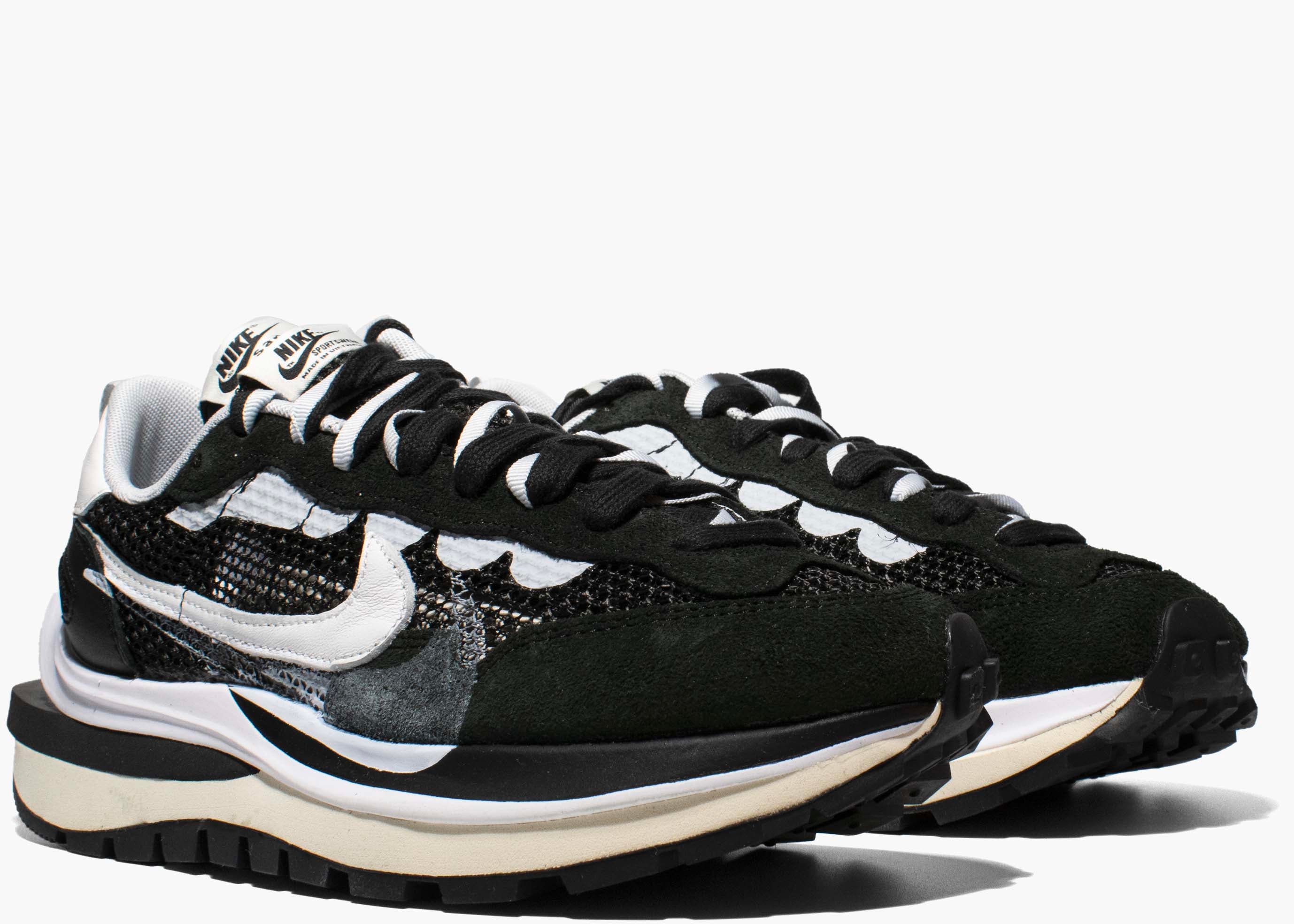Nike VaporWaffle X Sacai Black White CV1363-001 Hype Clothinga Limited Edition..
