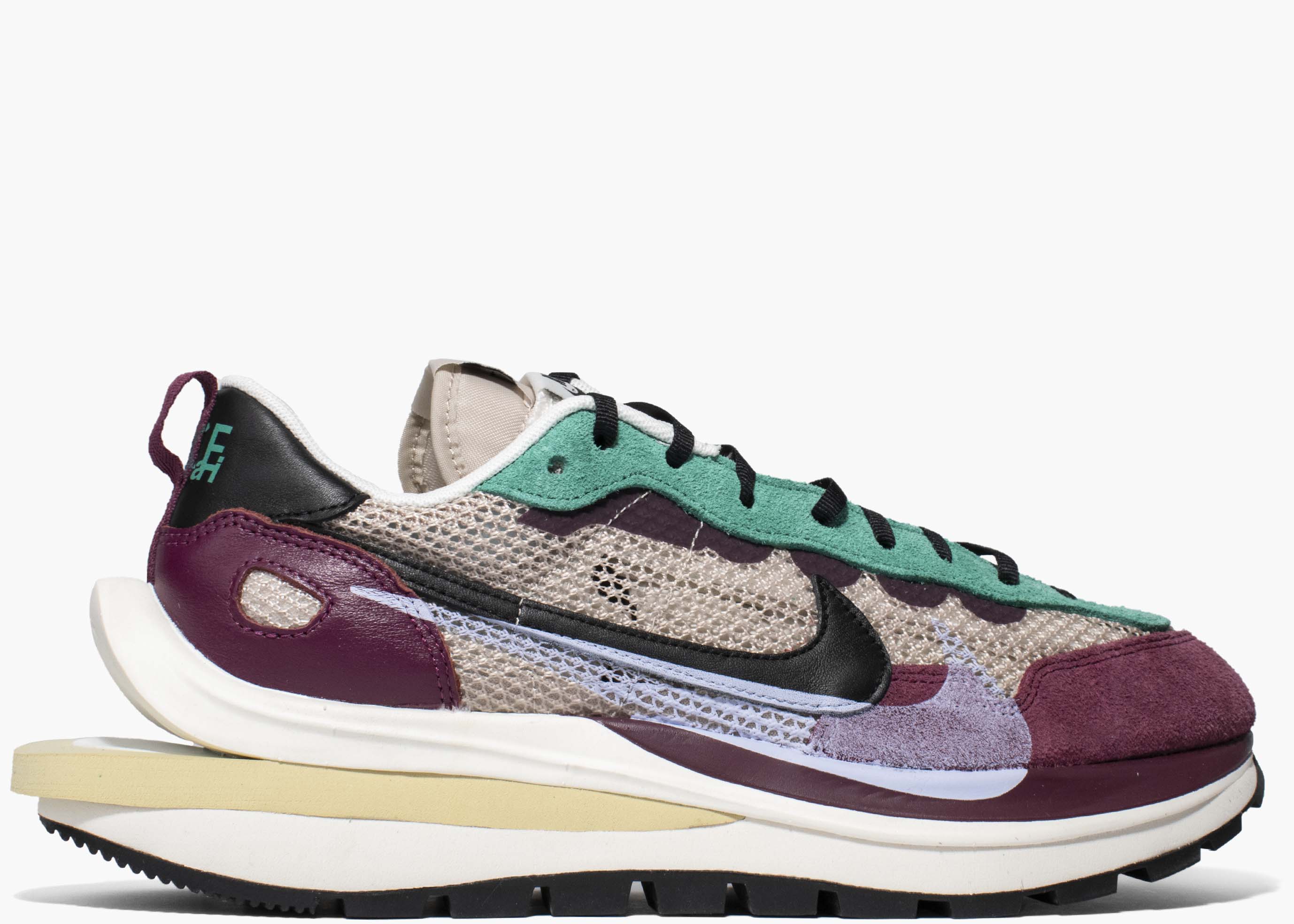 Nike Vaporwaffle sacai Villain Red Neptune Green DD3035-200 Hype Clothinga Limited Edition