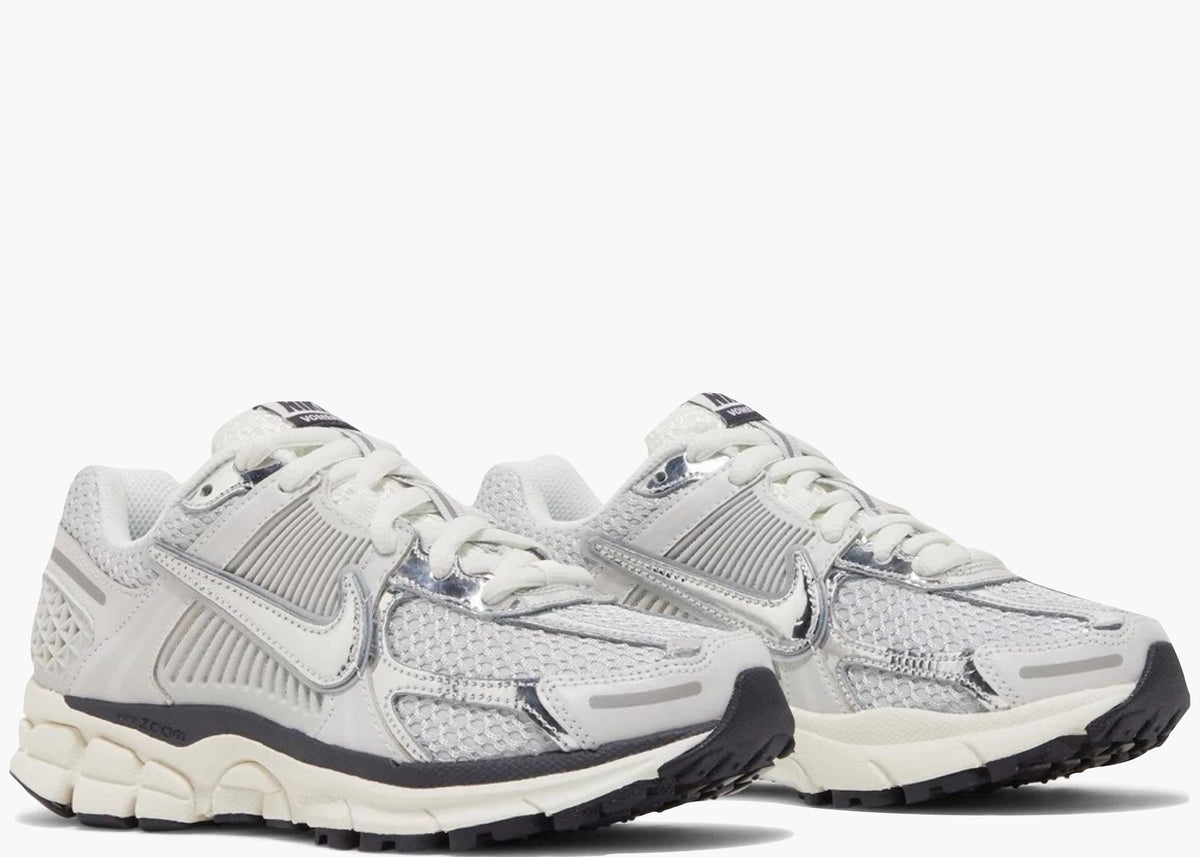 Nike Zoom Vomero 5 Photon Dust Metallic Silver (W) FD0884-025 Hype Clothinga Limited Edition