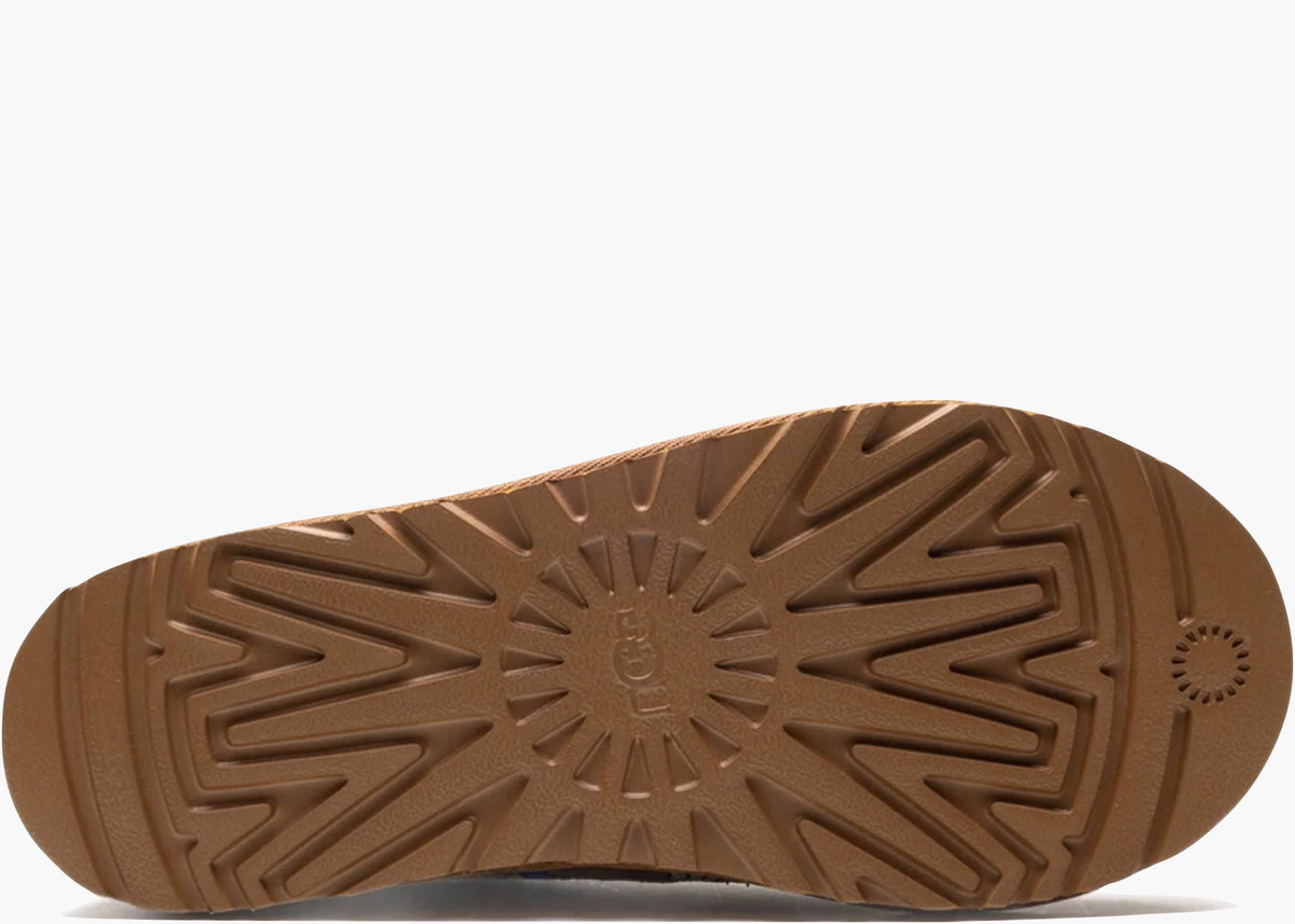 UGG Tasman Slipper Palace Chestnut 
1157290-CHE Hype Clothinga limited edition